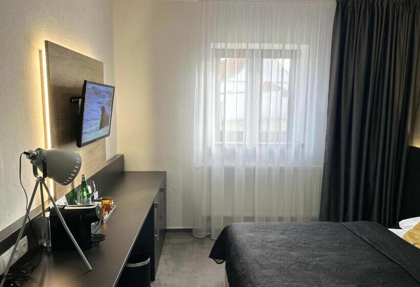 غرفة ديلوكس, 14dveří