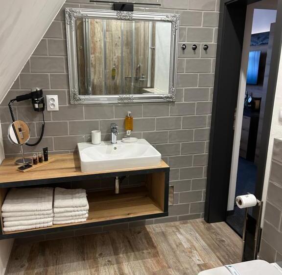 غرفة ديلوكس عائلية, 14dveří