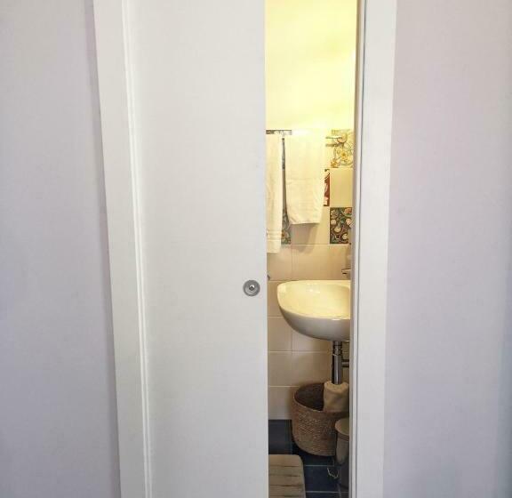 اتاق استاندارد, A Casa Di Noemi