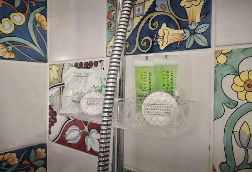 اتاق استاندارد, A Casa Di Noemi