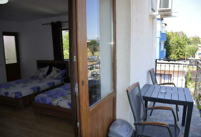 발코니가 있는 4인용 스탠다드 룸, Casa Sarofin