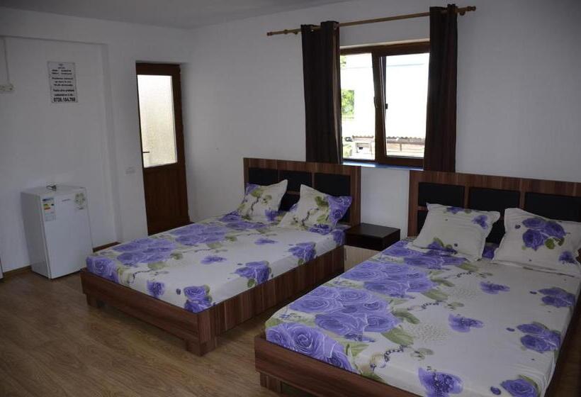 발코니가 있는 4인용 스탠다드 룸, Casa Sarofin