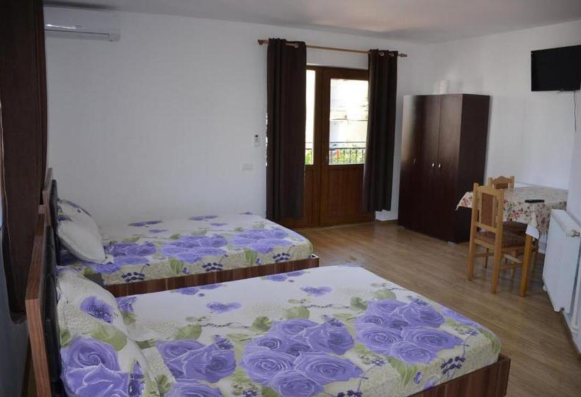 발코니가 있는 4인용 스탠다드 룸, Casa Sarofin