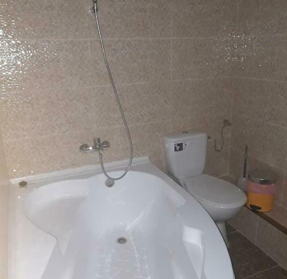 四人标准间, Colț De Rai   Camera De Inchiriat