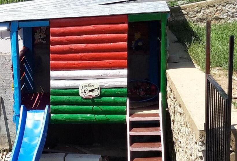 四人标准间, Colț De Rai   Camera De Inchiriat