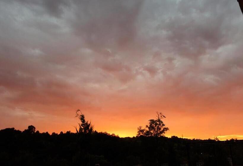 四人标准间, Colț De Rai   Camera De Inchiriat