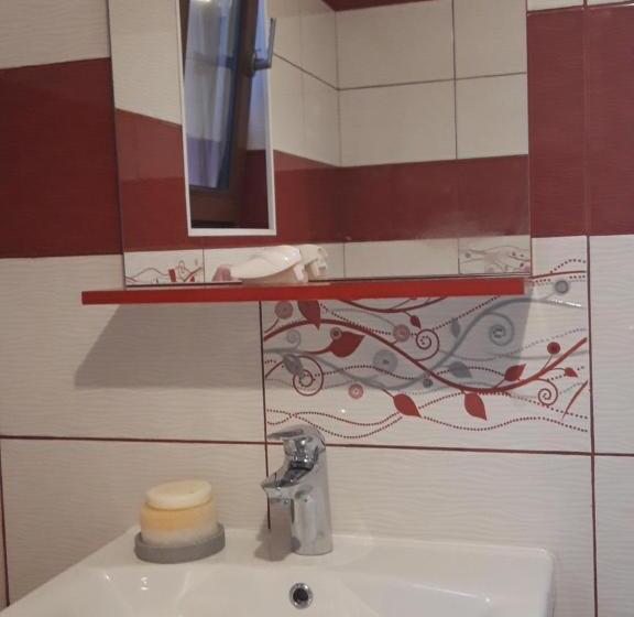 标准间, Colț De Rai   Camera De Inchiriat