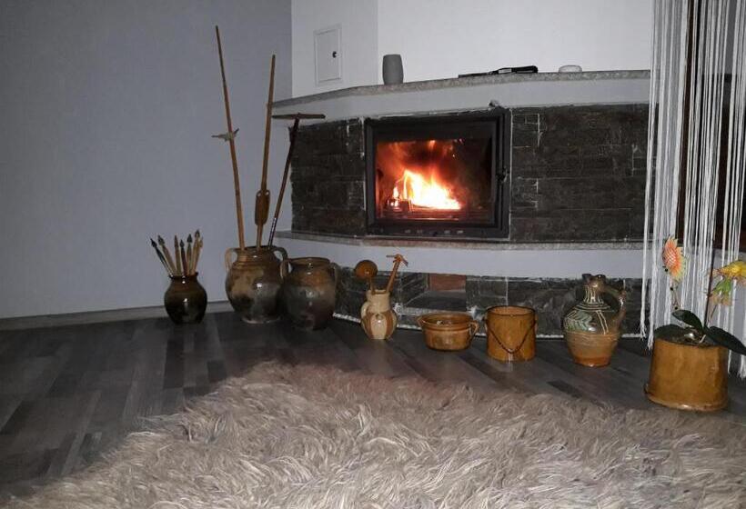 家庭间, Colț De Rai   Camera De Inchiriat