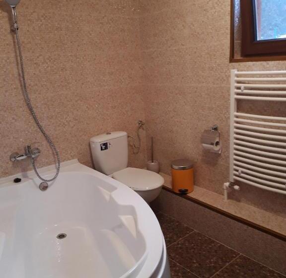 四人标准间, Colț De Rai   Camera De Inchiriat