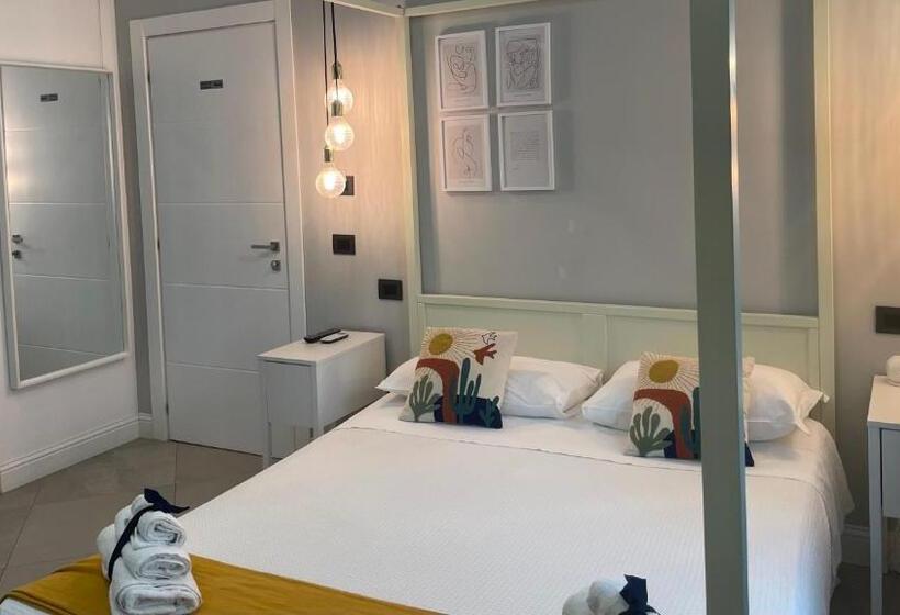 اتاق لوکس با بالکن, B&b Spigolehouse