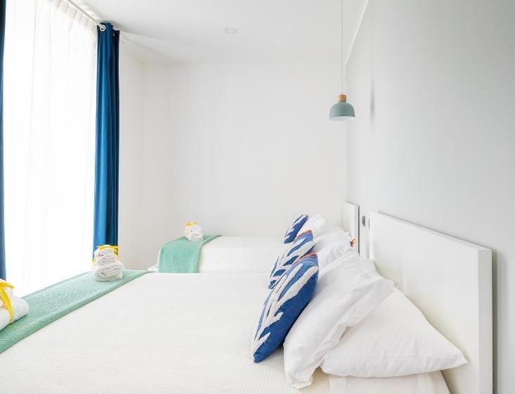 اتاق استاندارد سه تخته با بالکن, B&b Spigolehouse