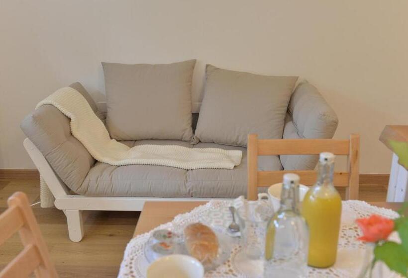 اتاق لوکس با چشم‌انداز باغ, Alba Dei Trulli