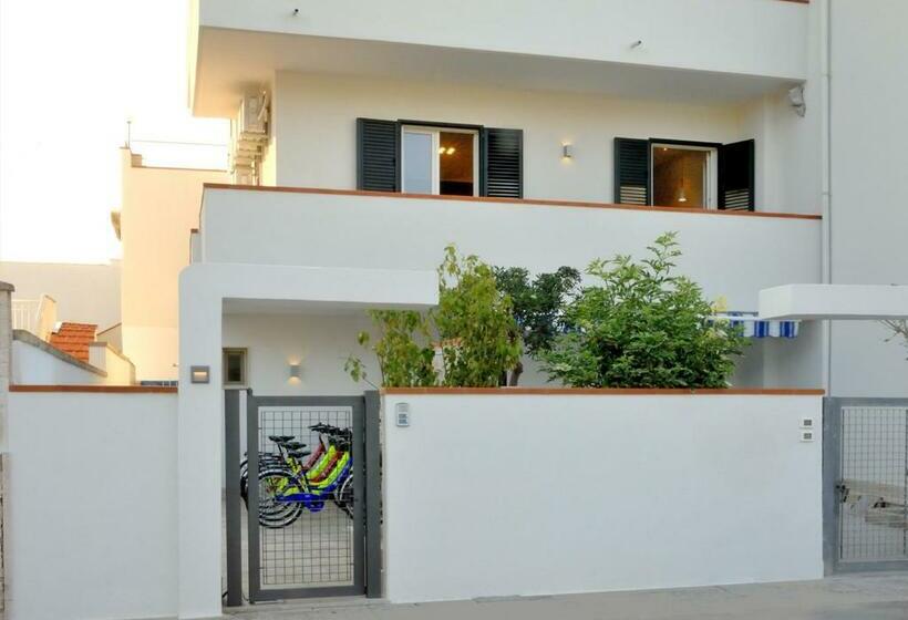 اتاق سه نفره دلوکس با چشمانداز دریا, La Perla Delle Dune