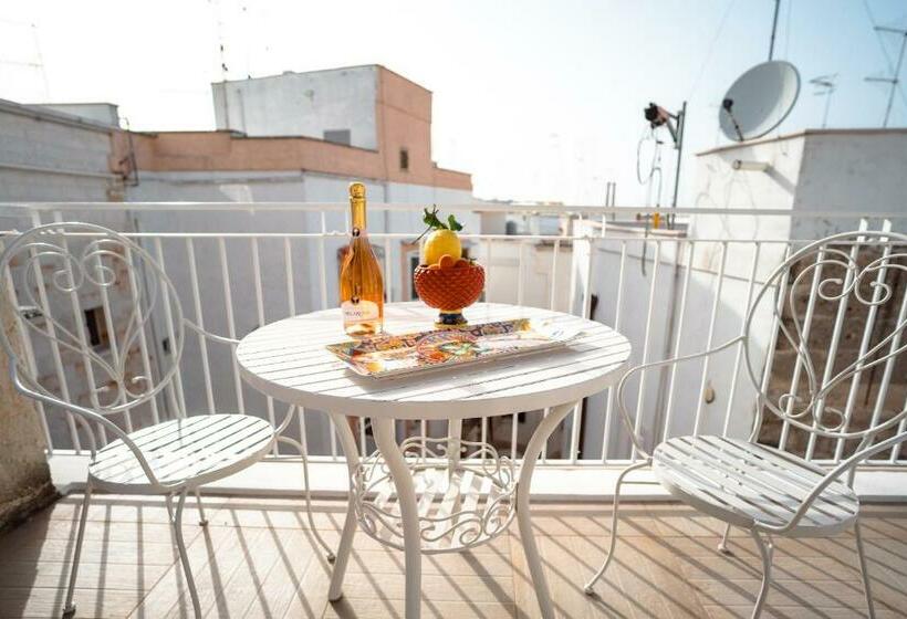 اتاق سوپریور, Le Contrade Chiasso Cafaro