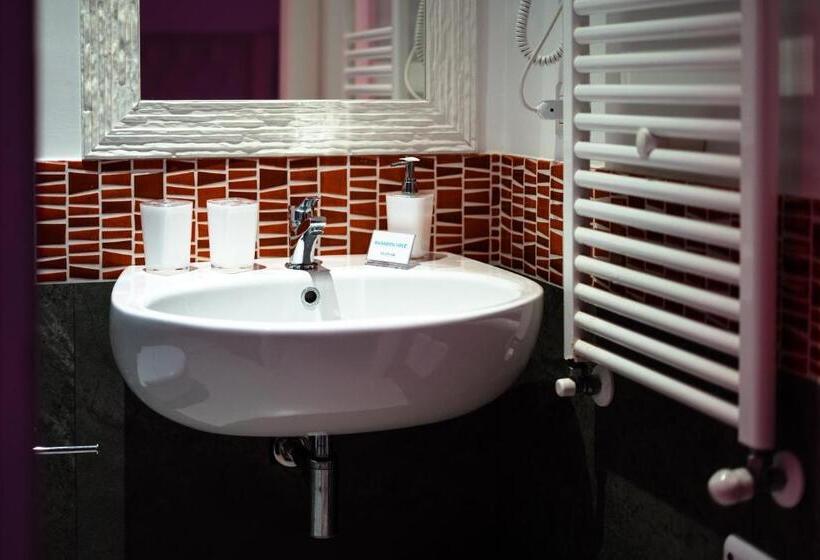 اتاق استاندارد, Le Contrade Chiasso Cafaro