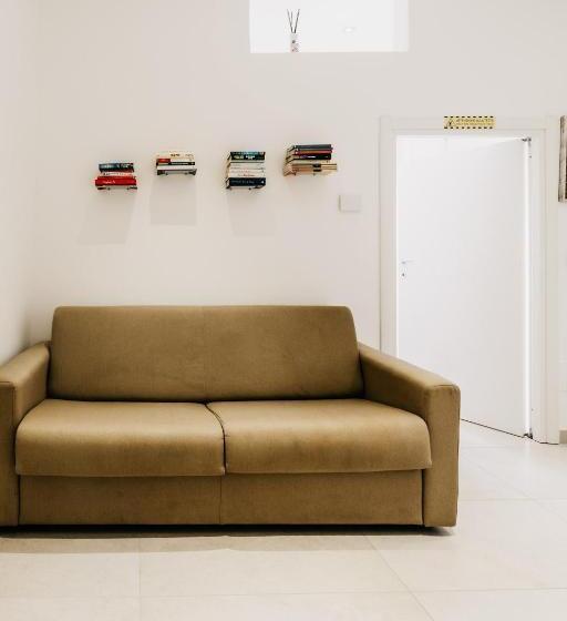 标准间, Le Contrade Chiasso Cafaro