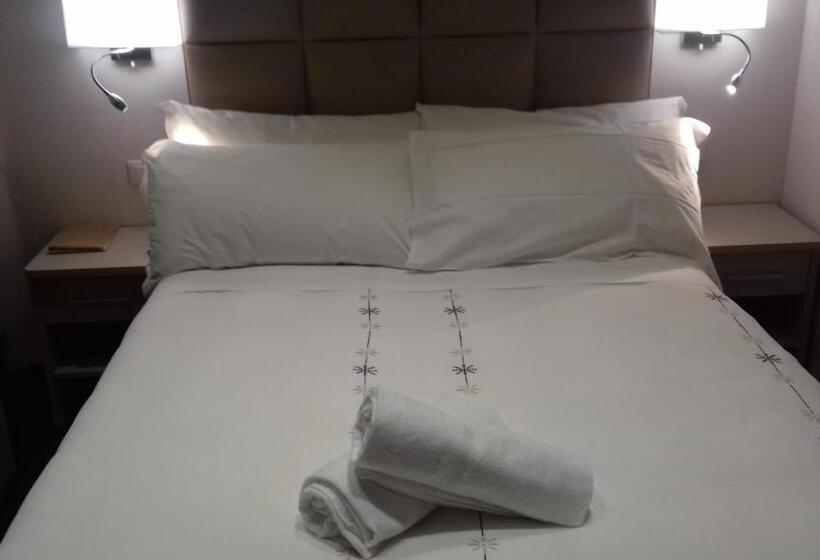 エコノミールーム, Les Chambres De La Place