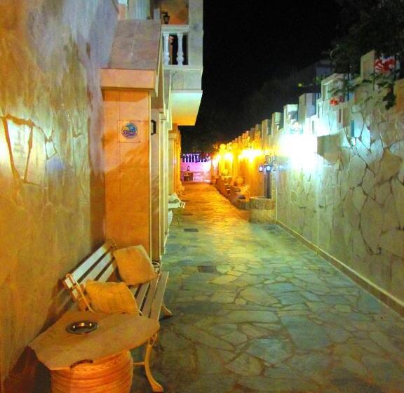 バルコニー付きスタンダードステューディオ, Castellino Studios