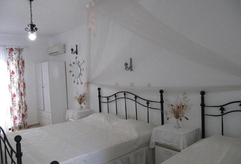 バルコニー付きスタンダードステューディオ, Castellino Studios