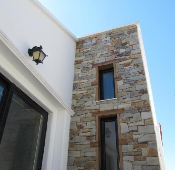 バルコニー付き１ベッドルームアパートメント, Castellino Studios