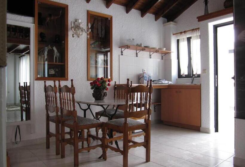 バルコニー付き１ベッドルームアパートメント, Castellino Studios