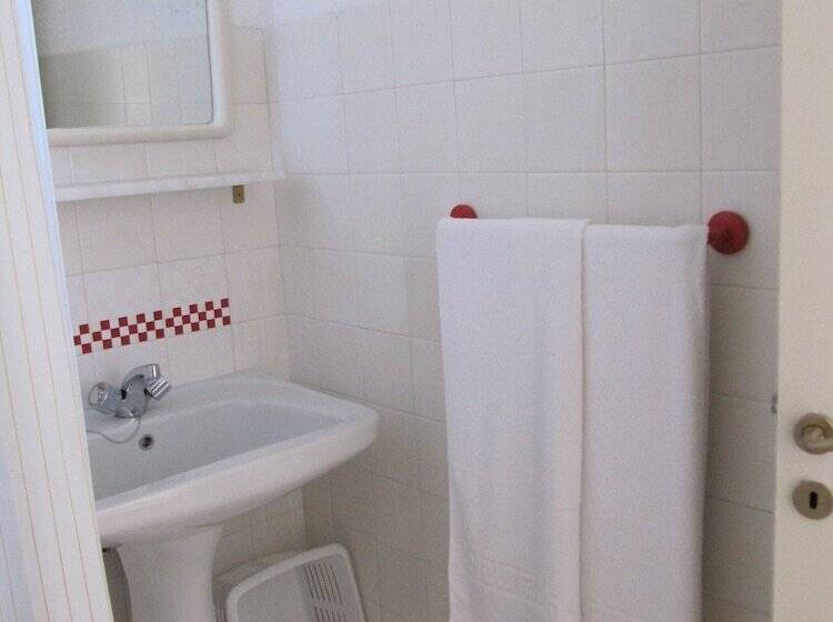 オーシャンビュースーペリアワンルーム, Castellino Studios