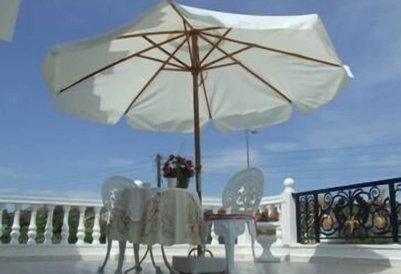 オーシャンビュースーペリアワンルーム, Castellino Studios