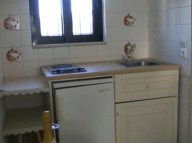 オーシャンビュースーペリアワンルーム, Castellino Studios