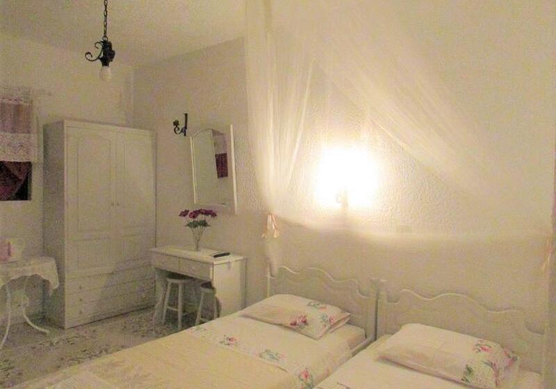 バルコニー付きスタンダードステューディオ, Castellino Studios