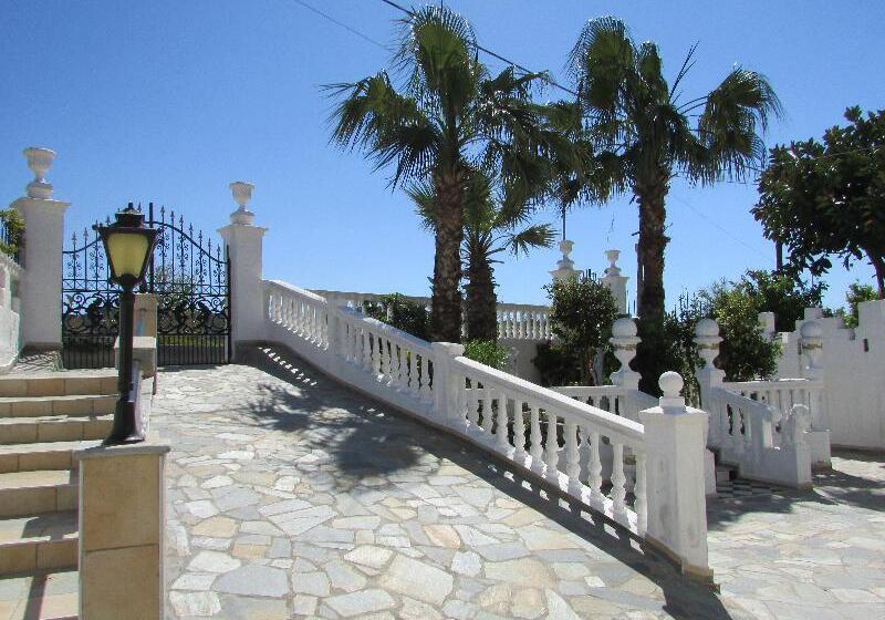 バルコニー付きスタンダードステューディオ, Castellino Studios