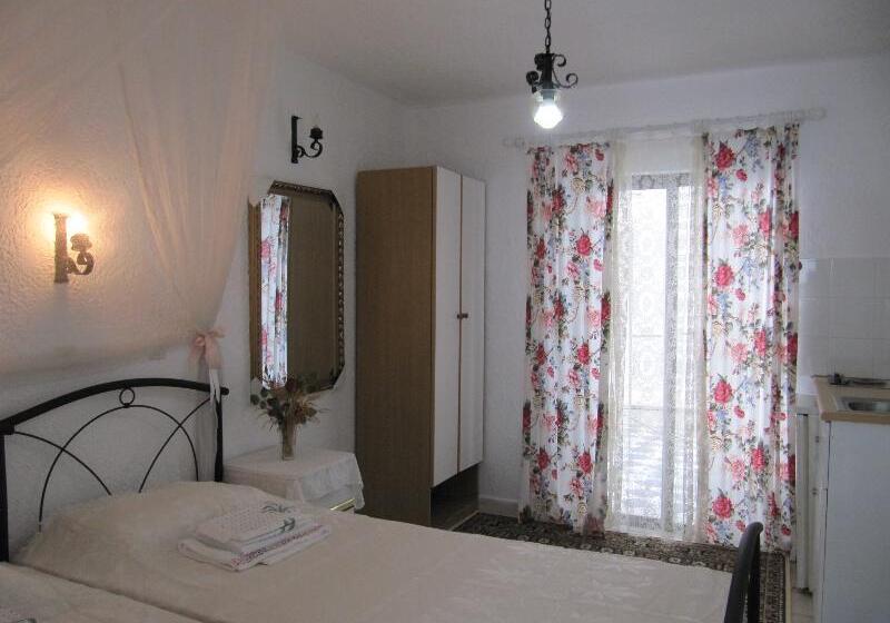 バルコニー付きスタンダードステューディオ, Castellino Studios