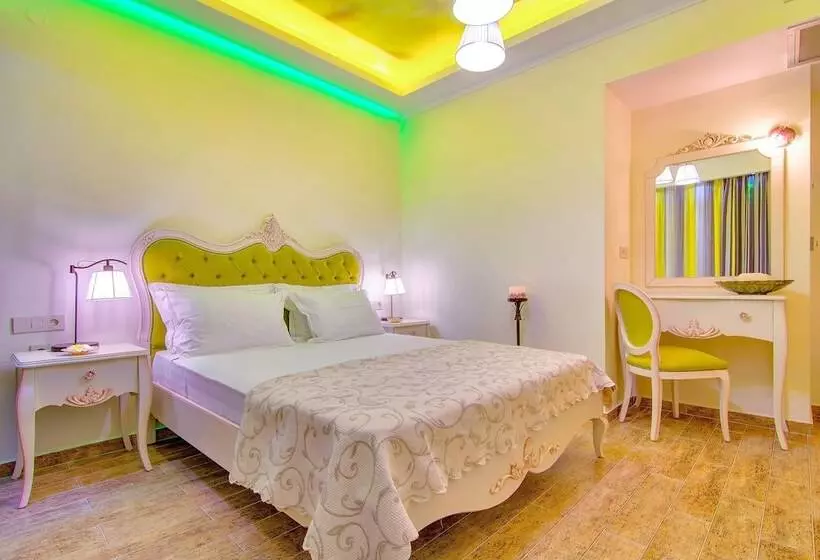 اتاق لوکس, Parga Princess