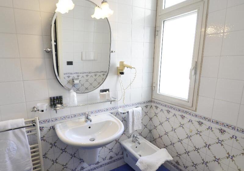 חדר קומפורט, Zodiacus Residence