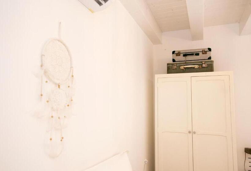 اتاق استاندارد, Casa Memi