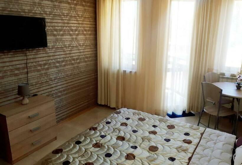 סטודיו סטנדרט עם מרפסת, Enjoy Studios And Lovely Apartment Villa Park