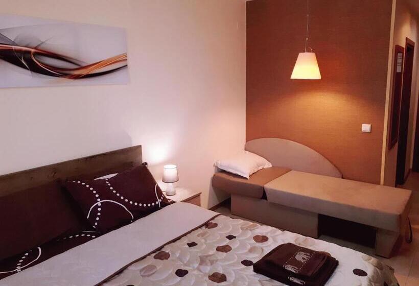 סטודיו סטנדרט עם מרפסת, Enjoy Studios And Lovely Apartment Villa Park