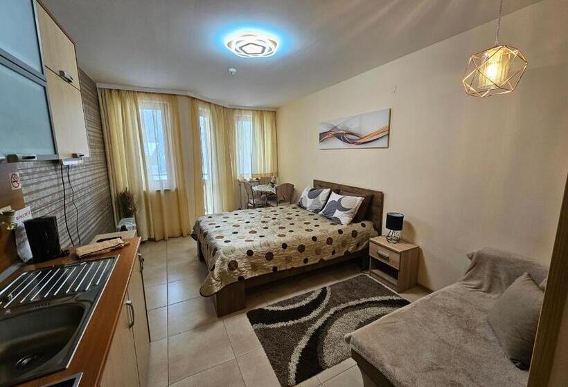 סטודיו סטנדרט עם מרפסת, Enjoy Studios And Lovely Apartment Villa Park