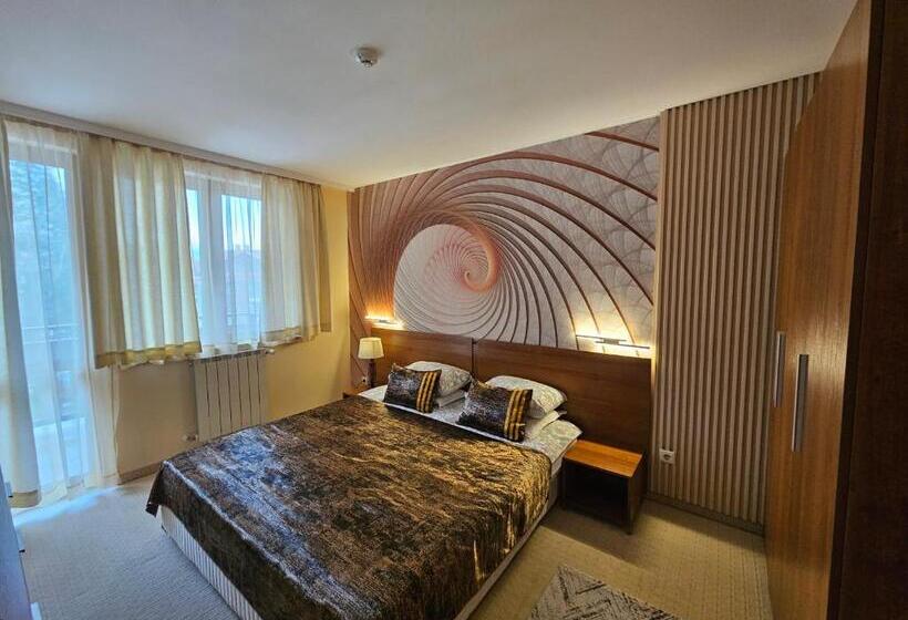 דירת חדר עם טרסה, Enjoy Studios And Lovely Apartment Villa Park