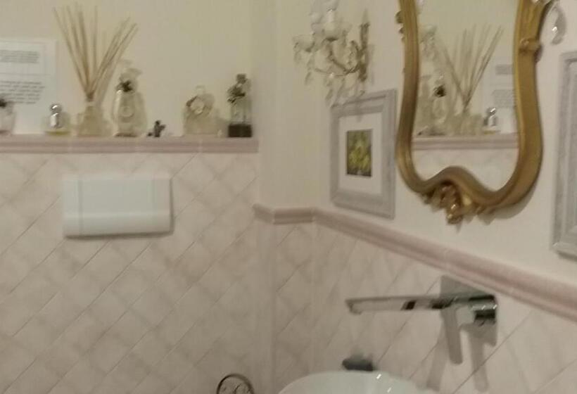 キングサイズベッドのスタンダードルーム, Antica Casa Di Famiglia