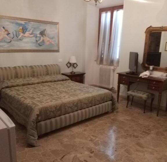 غرفة قياسية سرير كينج, Antica Casa Di Famiglia