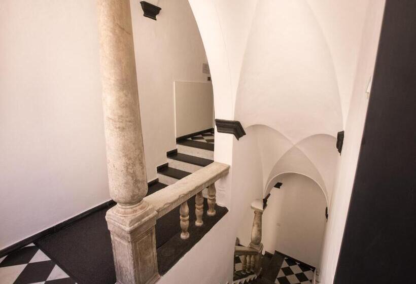 Номер Deluxe, Da Benedetta