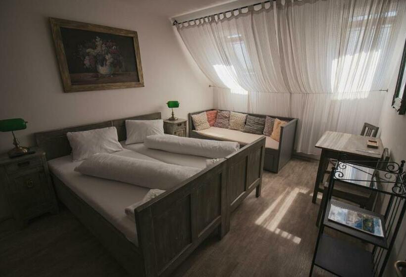 スタンダードトリプルルーム, Penzion U švarců