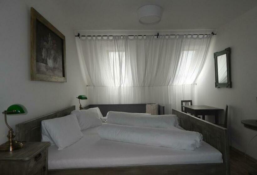 スタンダードトリプルルーム, Penzion U švarců