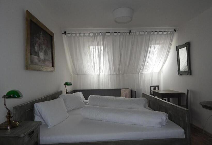 スタンダードトリプルルーム, Penzion U švarců