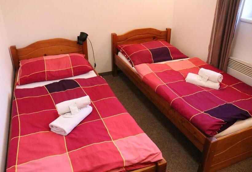 غرفة قياسية, Penzion Vlčárna