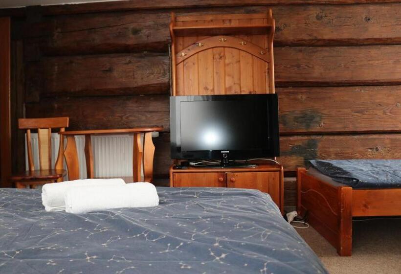 غرفة قياسية ثلاثية, Penzion Vlčárna