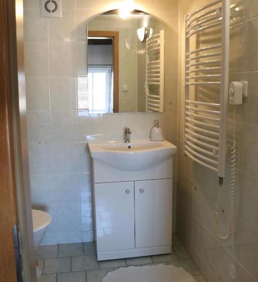 غرفة قياسية ثلاثية, Penzion Vlčárna