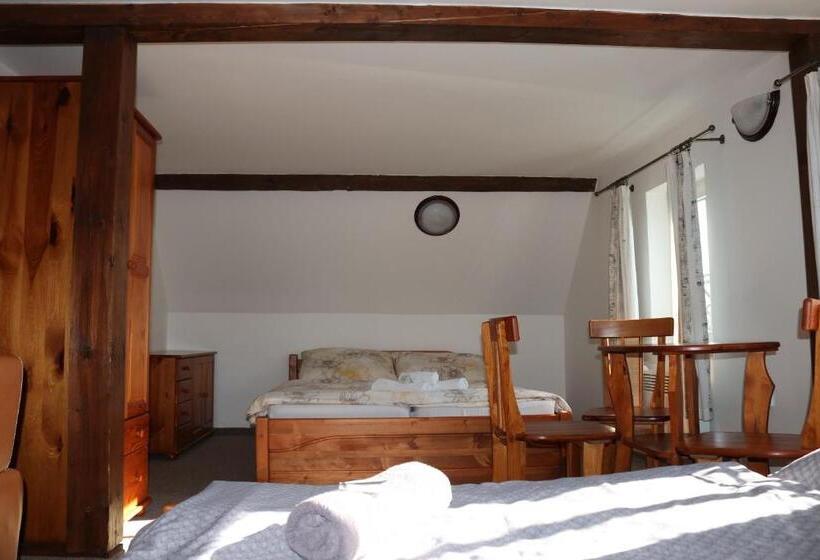 غرفة عائلية, Penzion Vlčárna