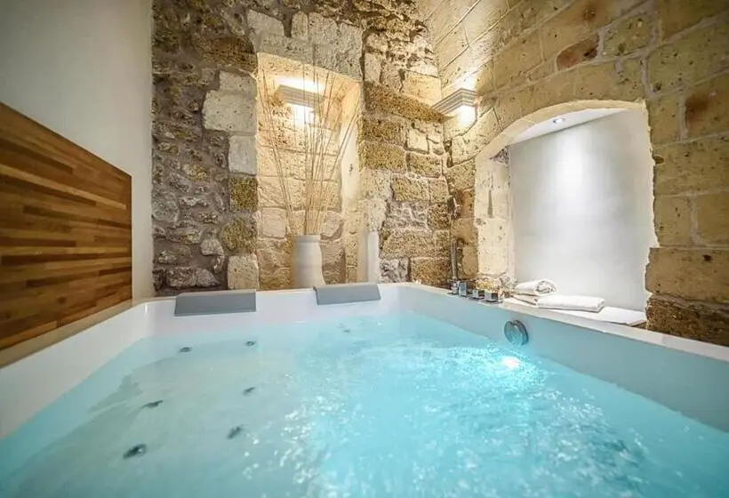 キングサイズベッドのスイートルーム, Sacratum B&b Suite Spa