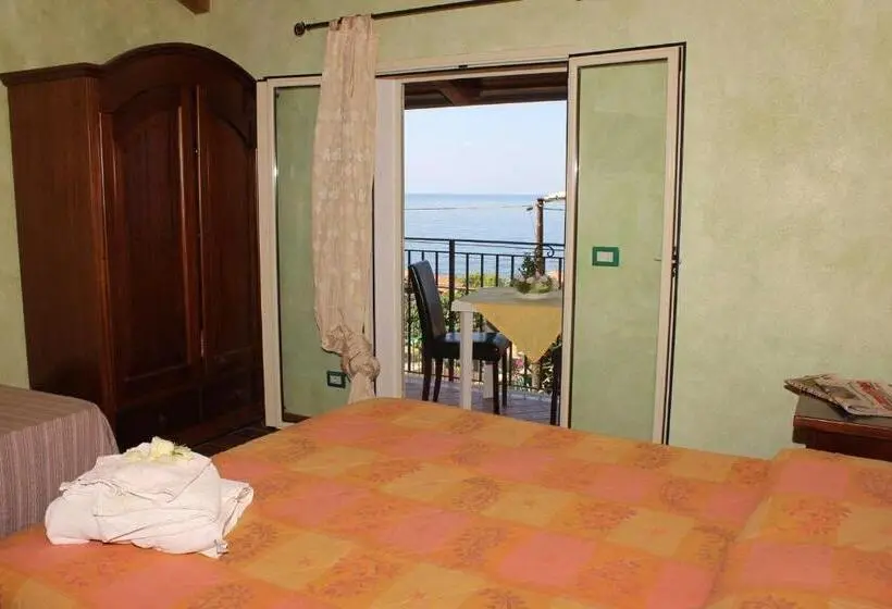 海の見えるスタンダードスタジオ, Villa Paladino   B&b E Guest House